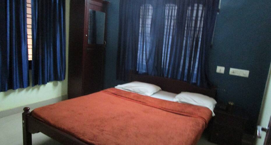 Govind Deluxe Lodge, Guruvayoor 5